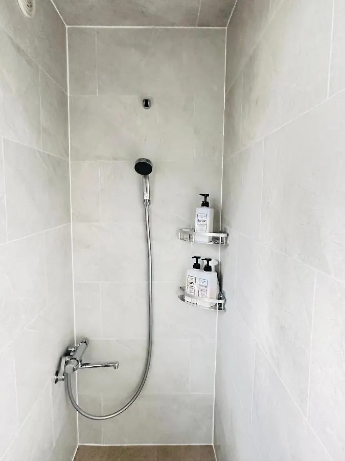 米御 子美 Roomb Osaka Holiday home